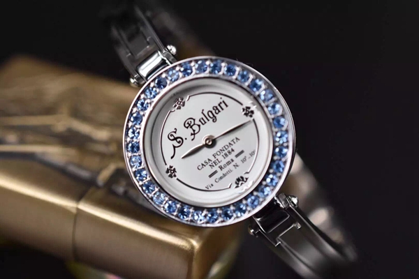 ブルガリ時計正面デザイン